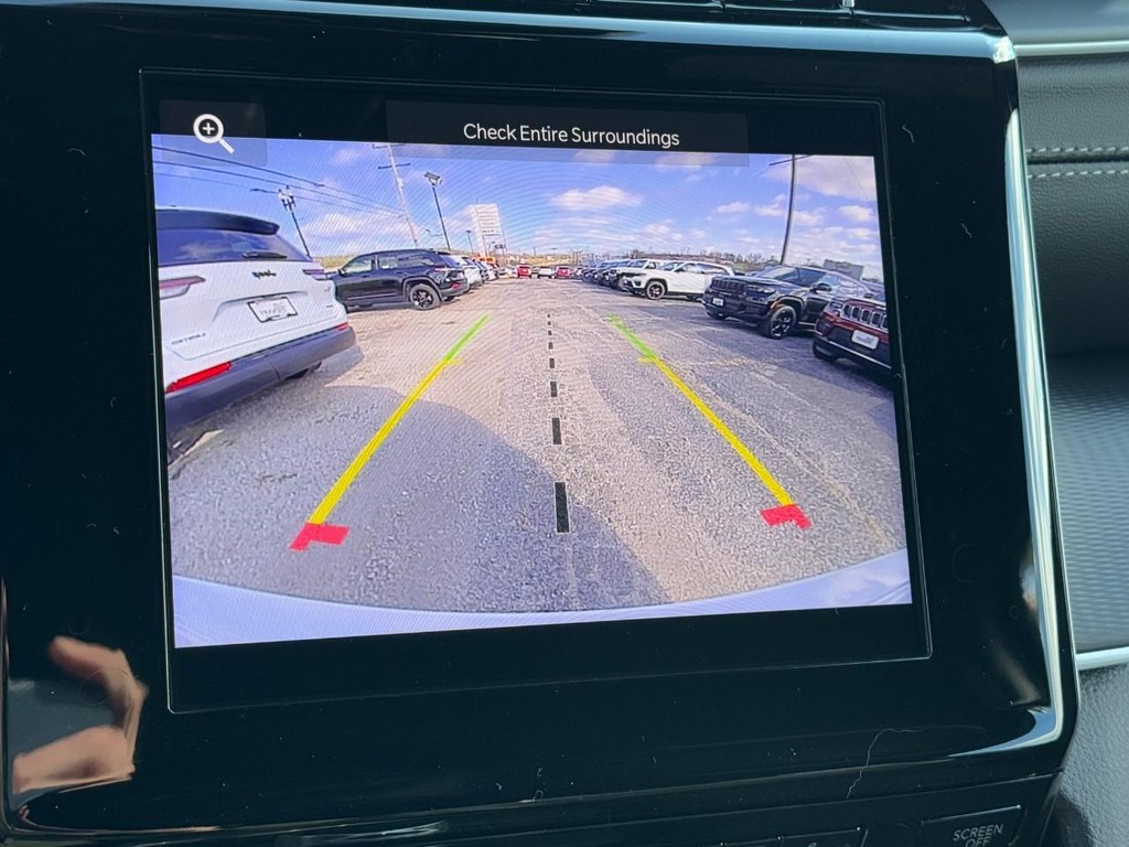 Jeep Grand Cherokee Vehicle Full-screen Gallery Image 16