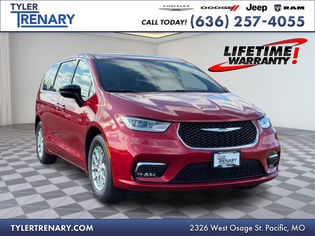 2026 Chrysler Pacifica Select's photo