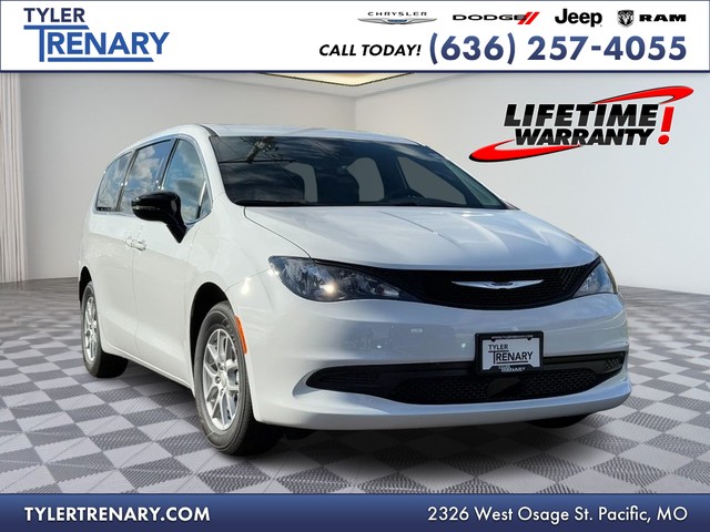 2026 Chrysler Voyager LX's photo