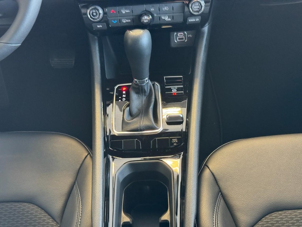 Jeep Compass Vehicle Full-screen Gallery Image 09