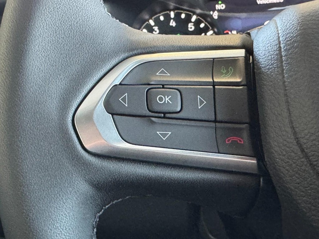 Jeep Compass Vehicle Full-screen Gallery Image 10