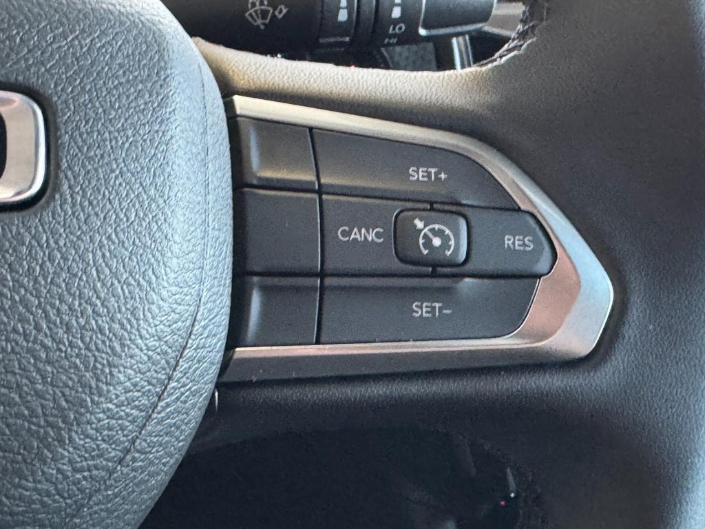 Jeep Compass Vehicle Full-screen Gallery Image 11