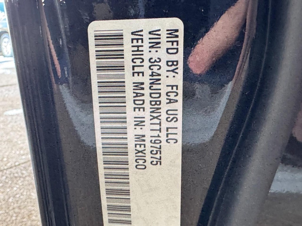 Jeep Compass Vehicle Full-screen Gallery Image 15