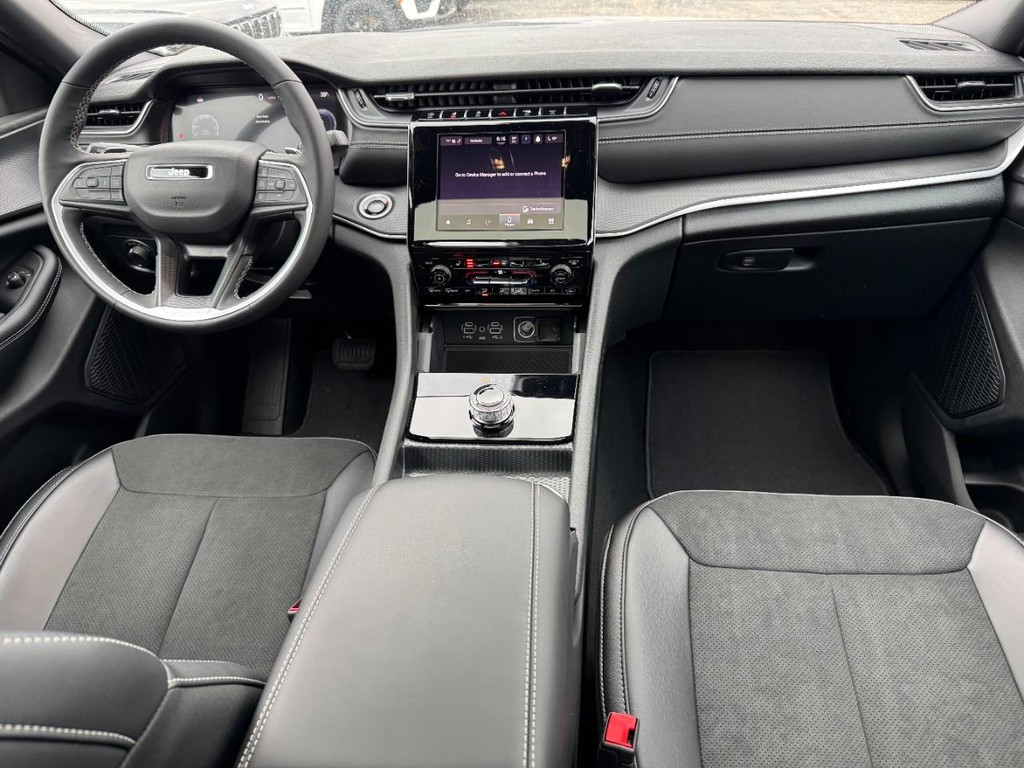 Jeep Grand Cherokee Vehicle Full-screen Gallery Image 07