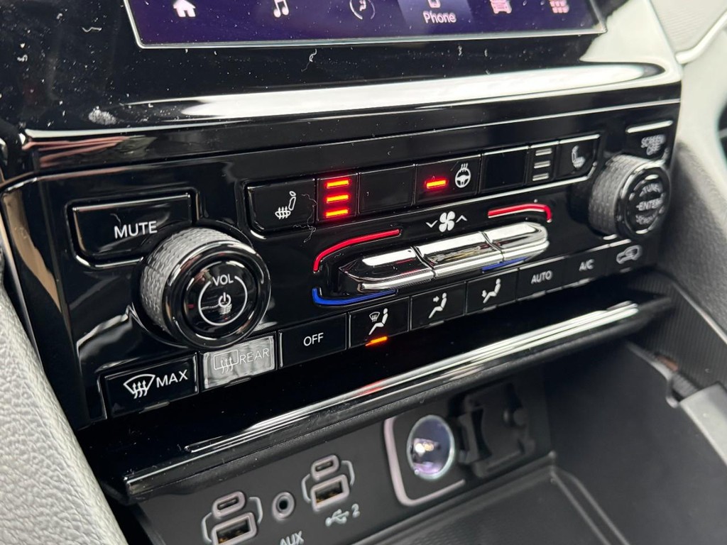 Jeep Grand Cherokee Vehicle Full-screen Gallery Image 14