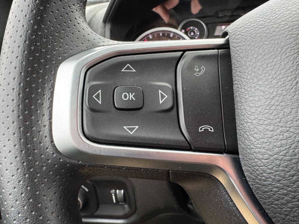 Ram 3500 Vehicle Full-screen Gallery Image 10