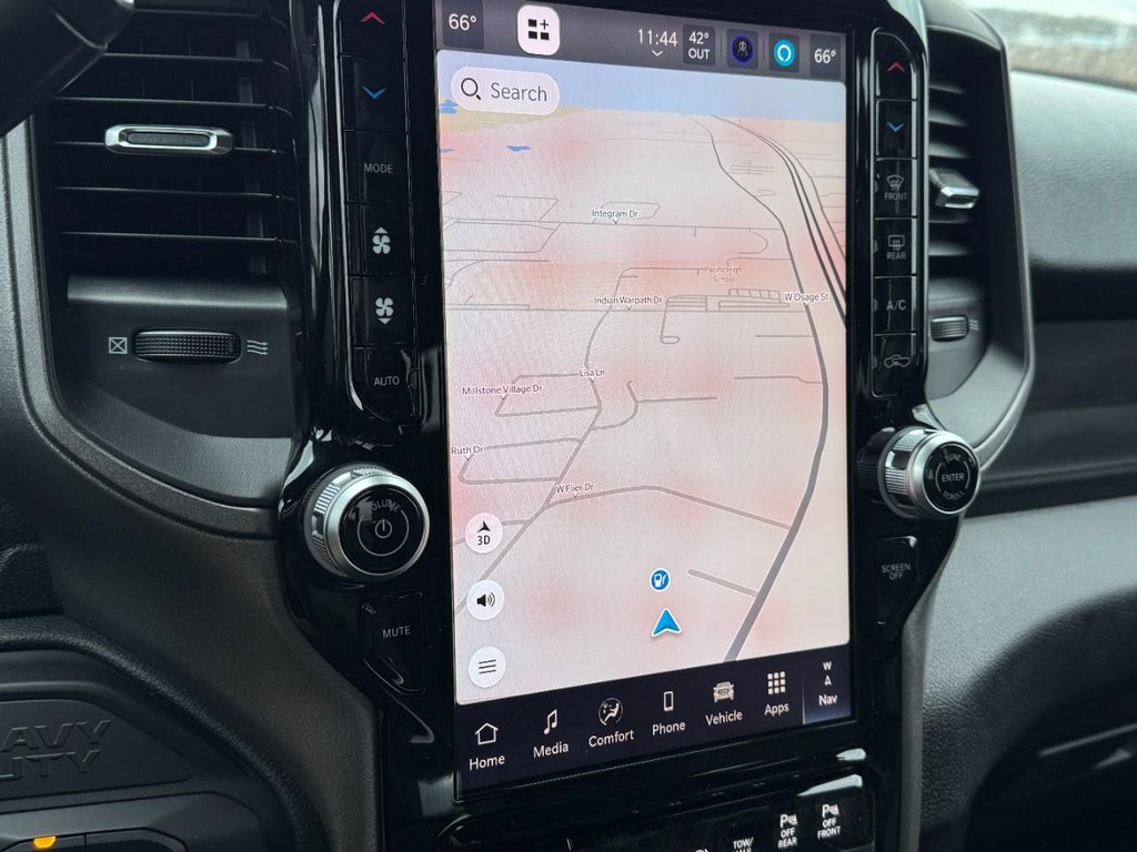 Ram 3500 Vehicle Full-screen Gallery Image 14