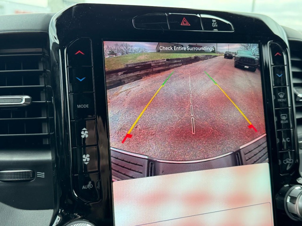 Ram 3500 Vehicle Full-screen Gallery Image 15