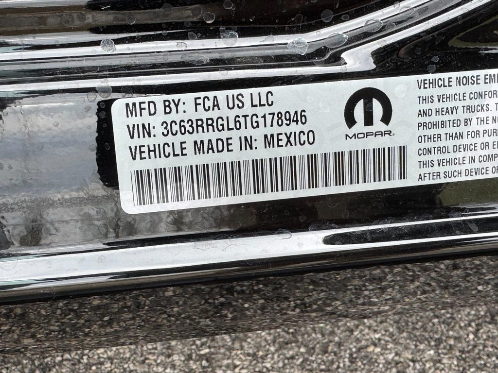 Ram 3500 Vehicle Full-screen Gallery Image 17