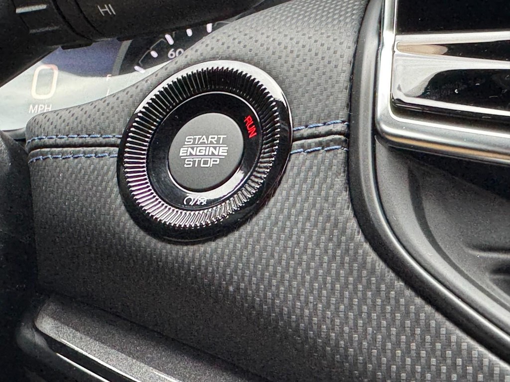 Jeep Compass Vehicle Full-screen Gallery Image 13