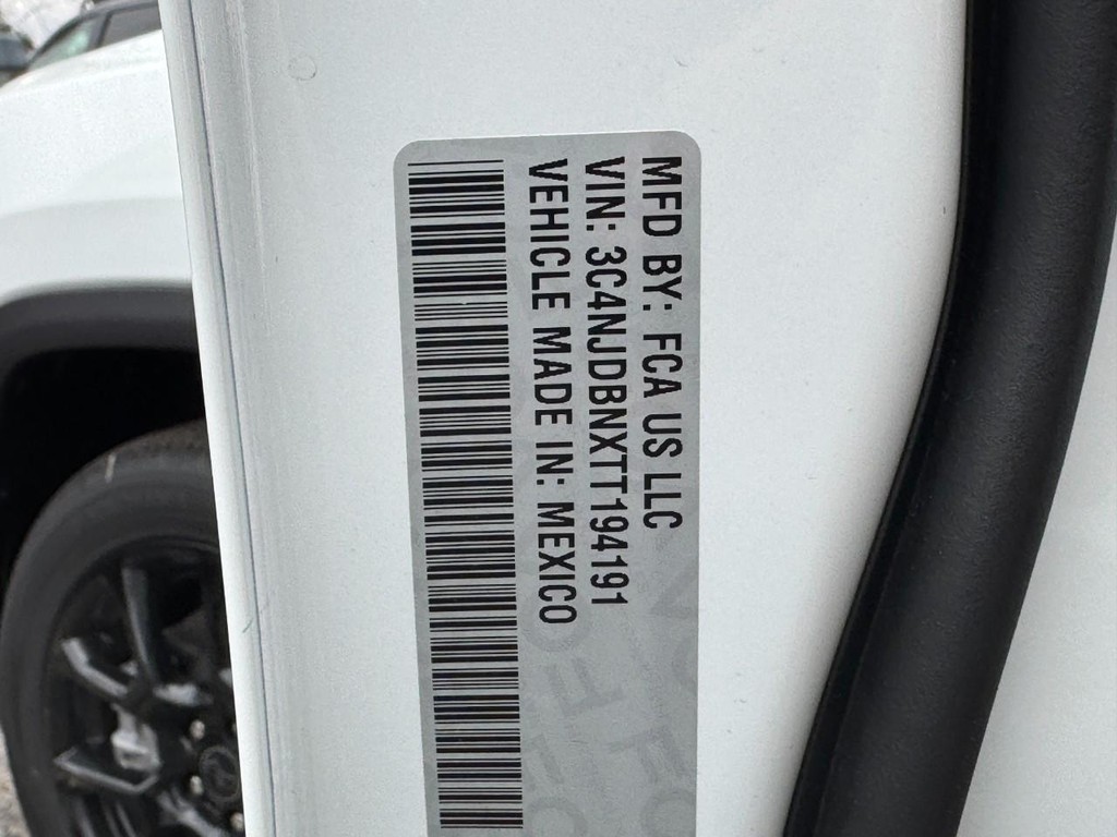 Jeep Compass Vehicle Full-screen Gallery Image 17