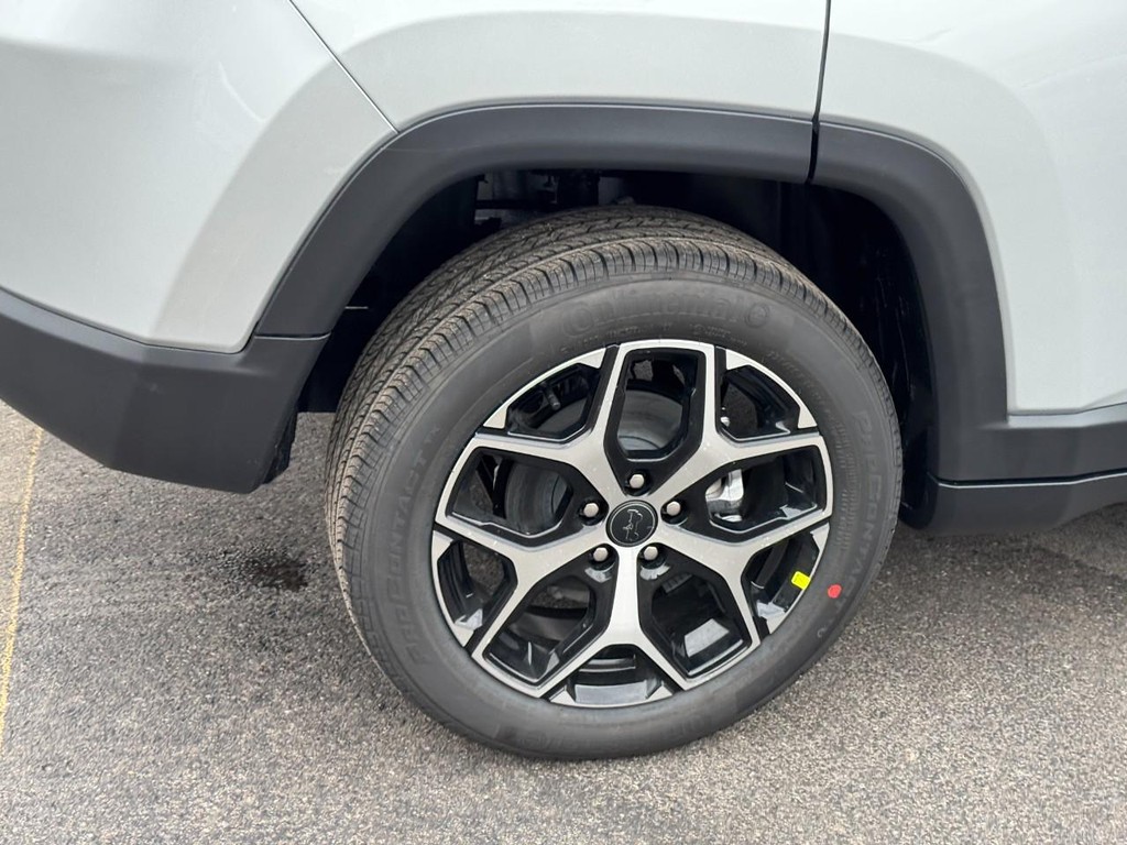 Jeep Compass Vehicle Full-screen Gallery Image 04