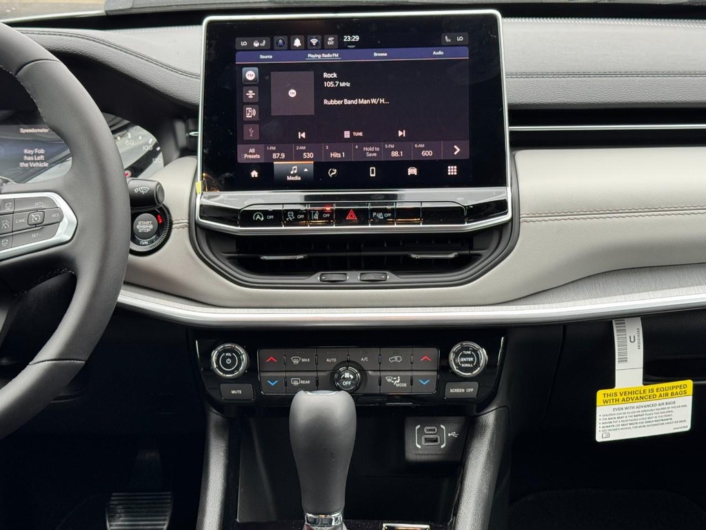 Jeep Compass Vehicle Full-screen Gallery Image 08