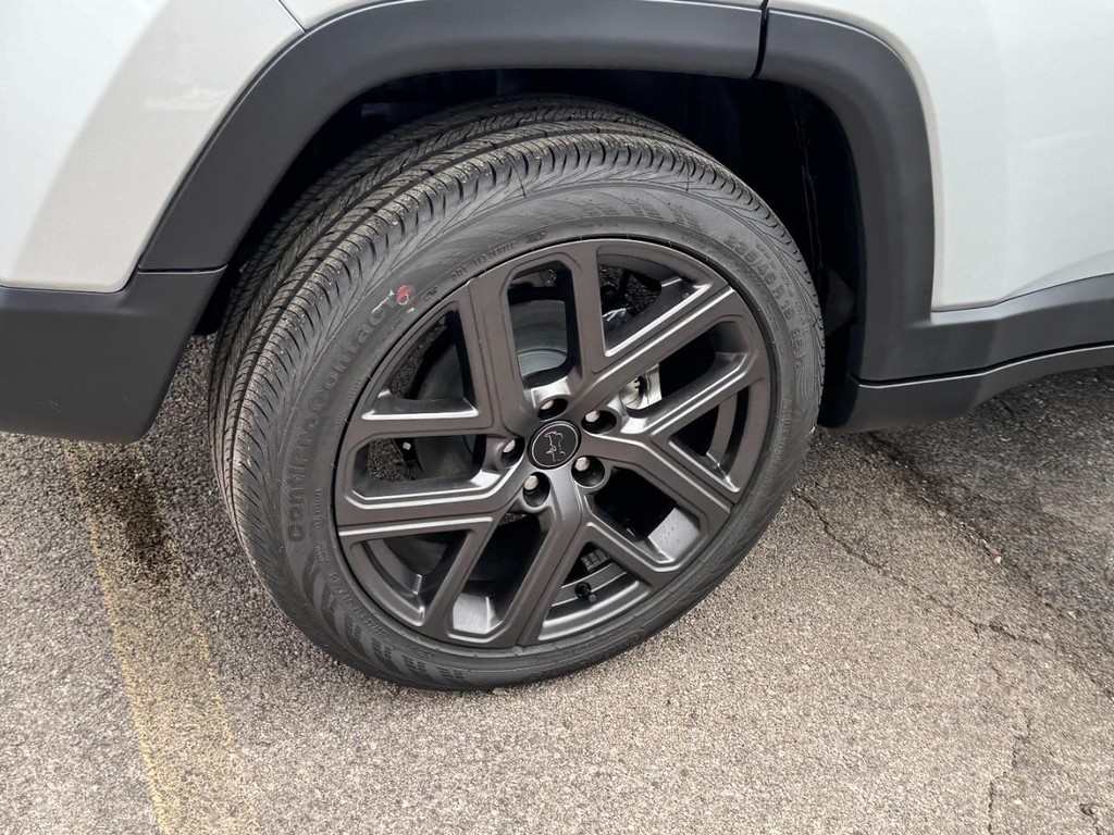 Jeep Compass Vehicle Full-screen Gallery Image 04