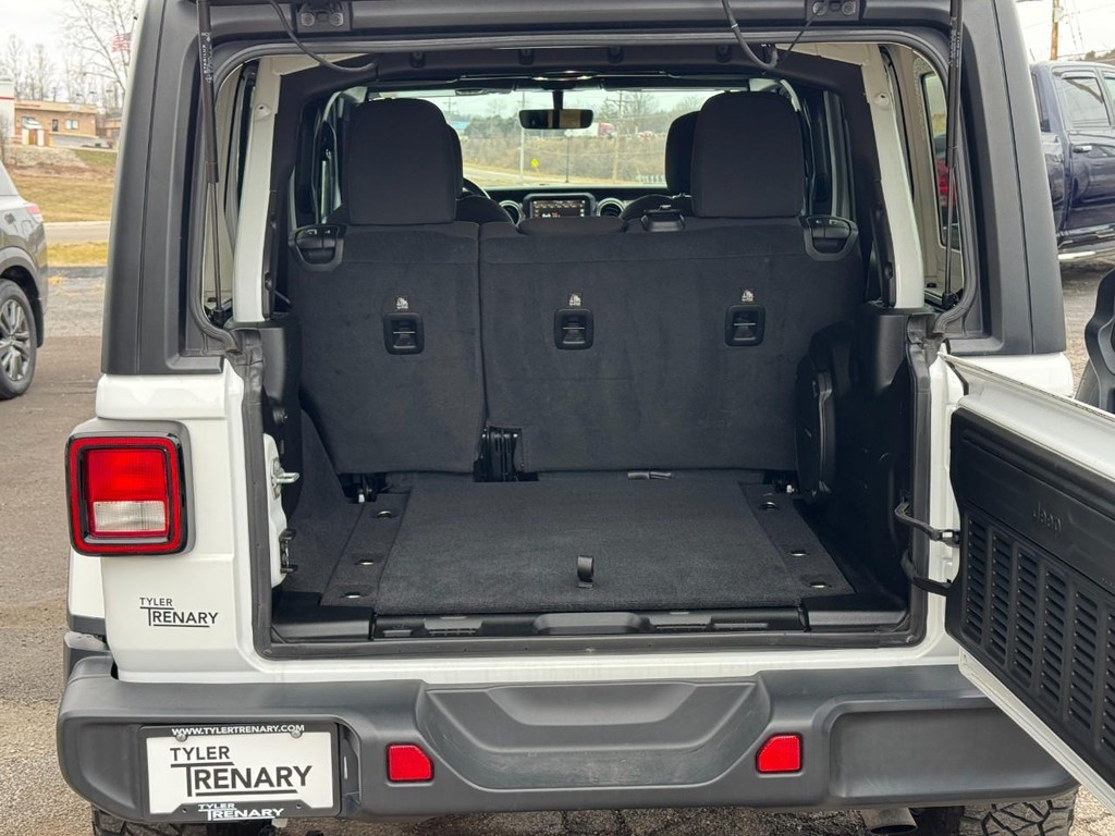 Jeep Wrangler Unlimited Vehicle Full-screen Gallery Image 09