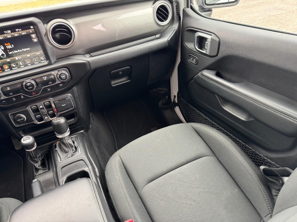 Jeep Wrangler Unlimited Vehicle Full-screen Gallery Image 15