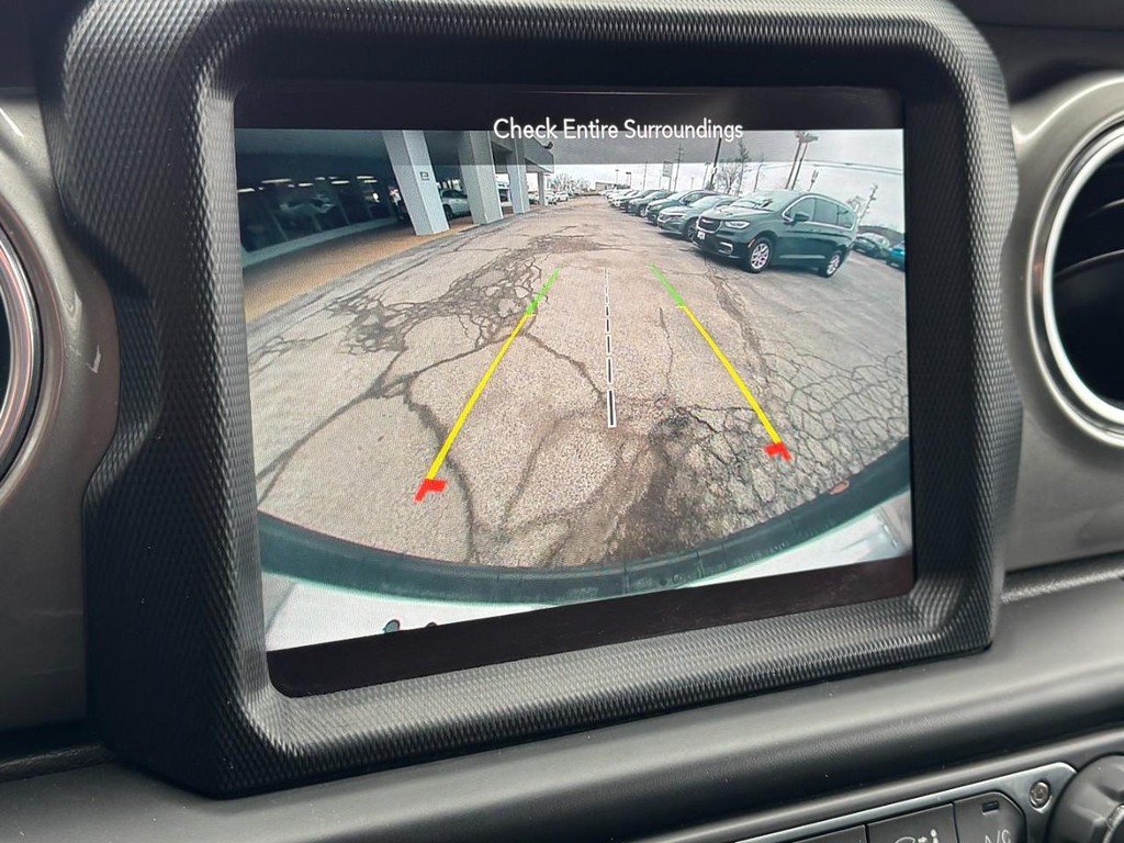 Jeep Wrangler Unlimited Vehicle Full-screen Gallery Image 21