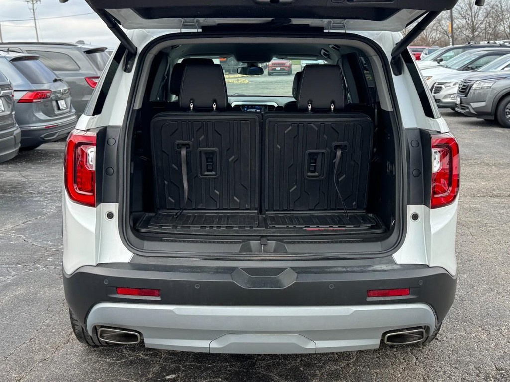 GMC Acadia Vehicle Full-screen Gallery Image 09