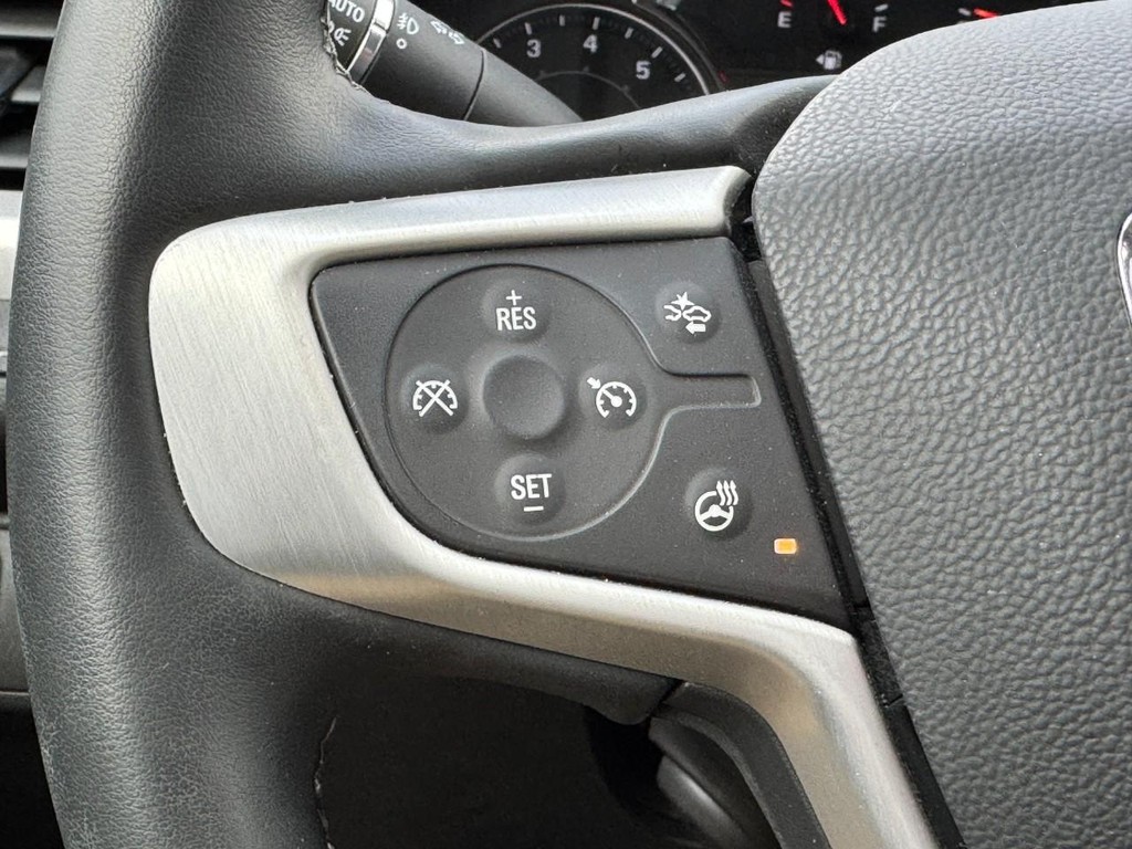 GMC Acadia Vehicle Full-screen Gallery Image 17