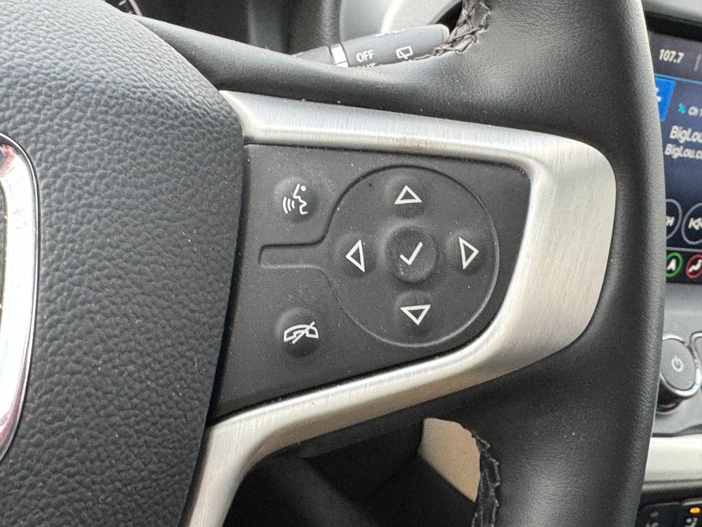 GMC Acadia Vehicle Full-screen Gallery Image 18