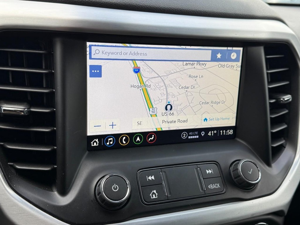 GMC Acadia Vehicle Full-screen Gallery Image 22