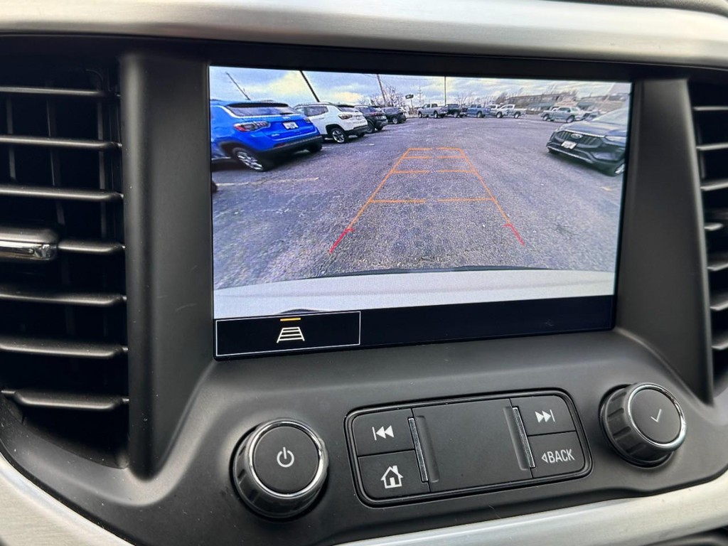 GMC Acadia Vehicle Full-screen Gallery Image 23