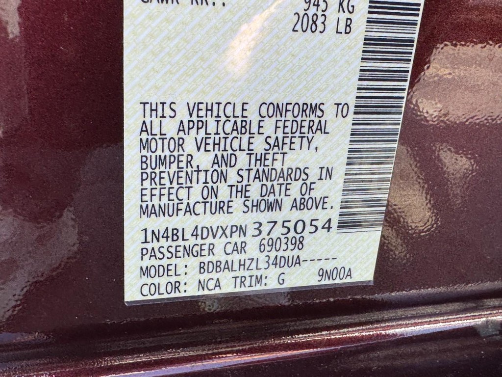 Nissan Altima Vehicle Full-screen Gallery Image 22