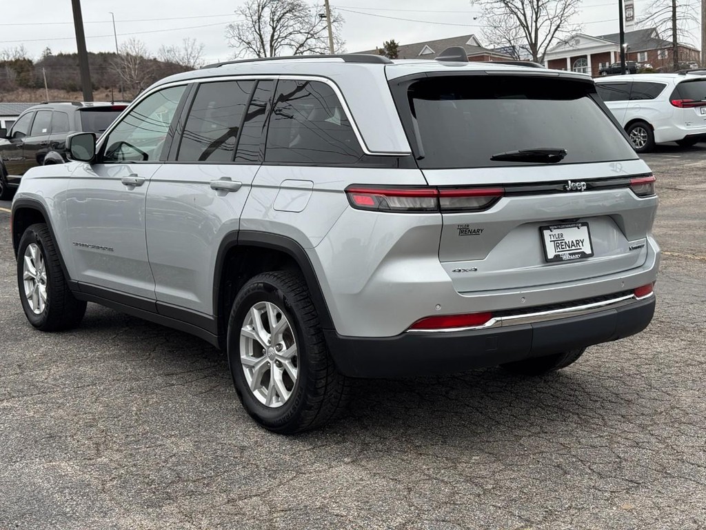 Jeep Grand Cherokee Vehicle Full-screen Gallery Image 04