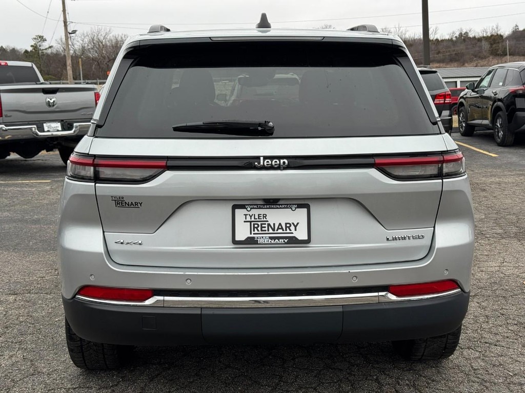 Jeep Grand Cherokee Vehicle Full-screen Gallery Image 08