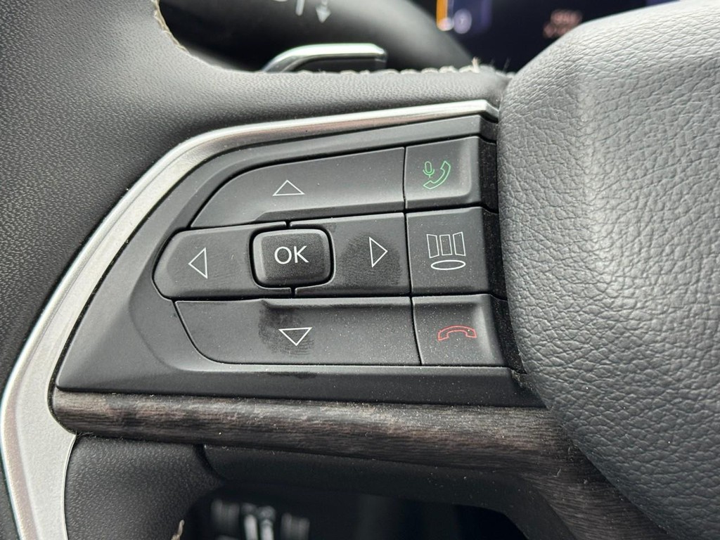 Jeep Grand Cherokee Vehicle Full-screen Gallery Image 17