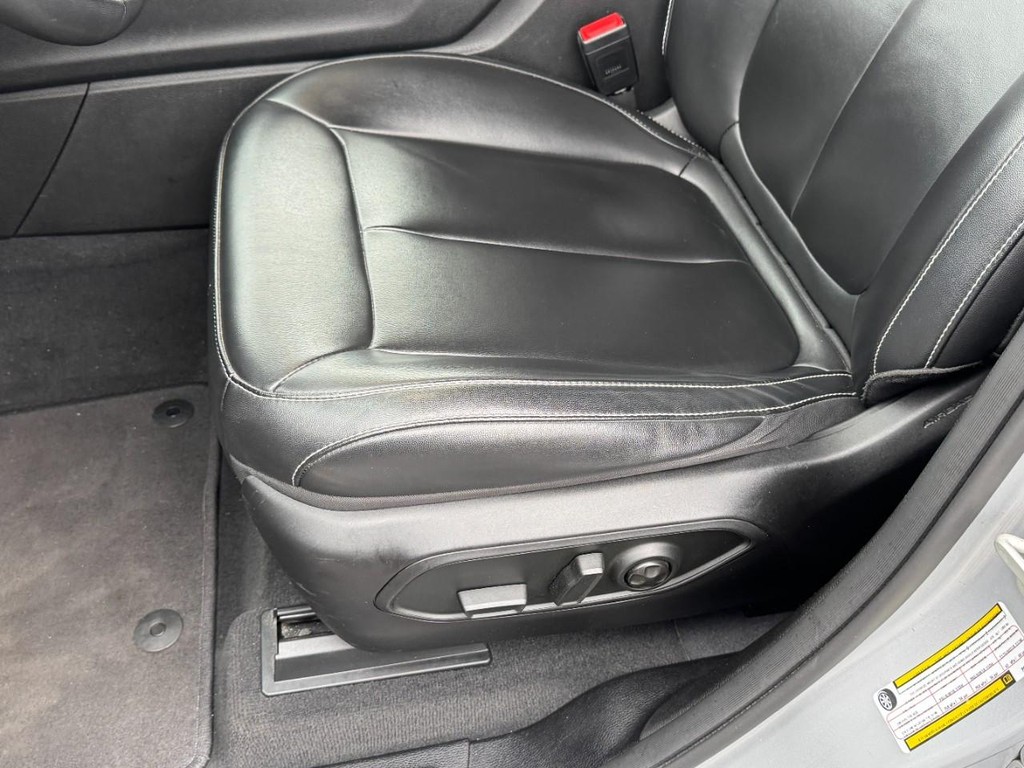 Jeep Grand Cherokee Vehicle Full-screen Gallery Image 25