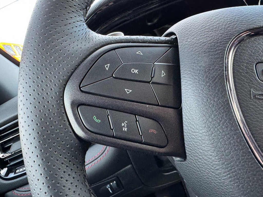 Dodge Durango Vehicle Full-screen Gallery Image 11