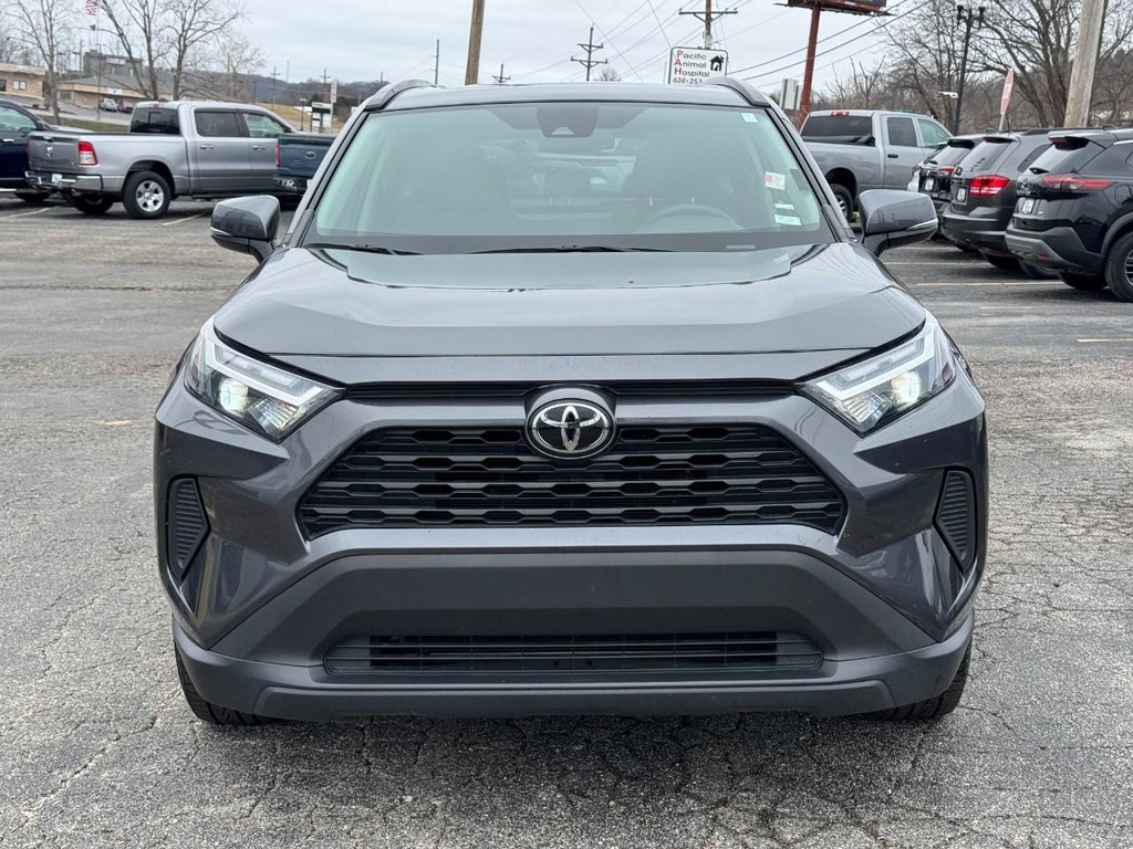 Toyota RAV4 Vehicle Full-screen Gallery Image 07