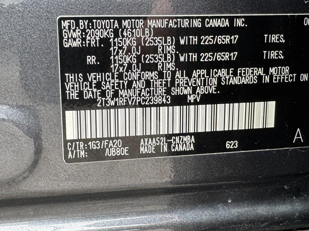 Toyota RAV4 Vehicle Full-screen Gallery Image 23