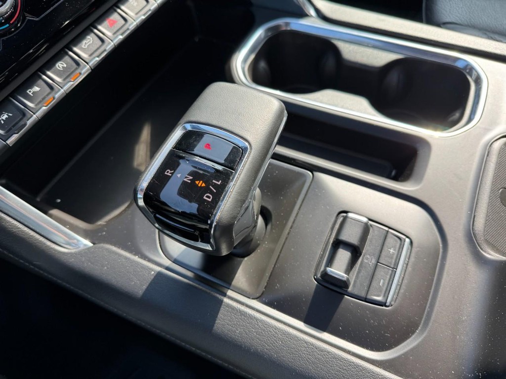 GMC Sierra 1500 Vehicle Full-screen Gallery Image 18