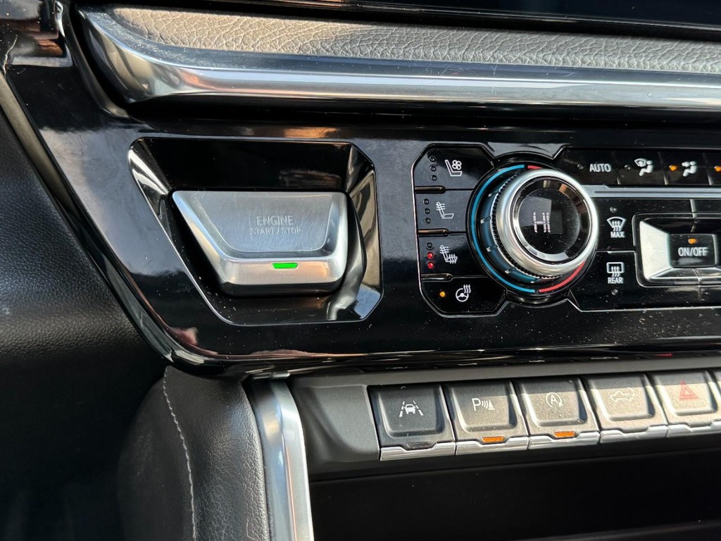 GMC Sierra 1500 Vehicle Full-screen Gallery Image 19