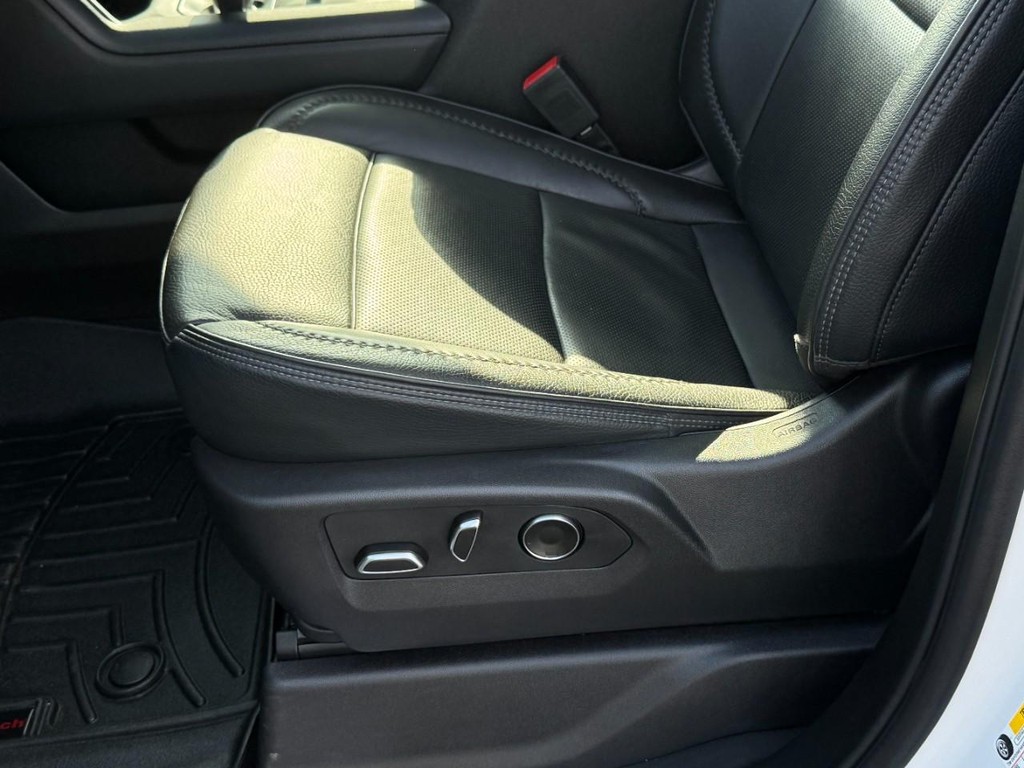 GMC Sierra 1500 Vehicle Full-screen Gallery Image 23