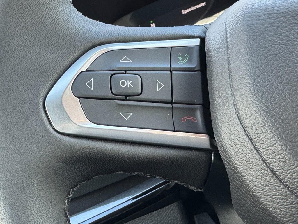 Jeep Compass Vehicle Full-screen Gallery Image 10