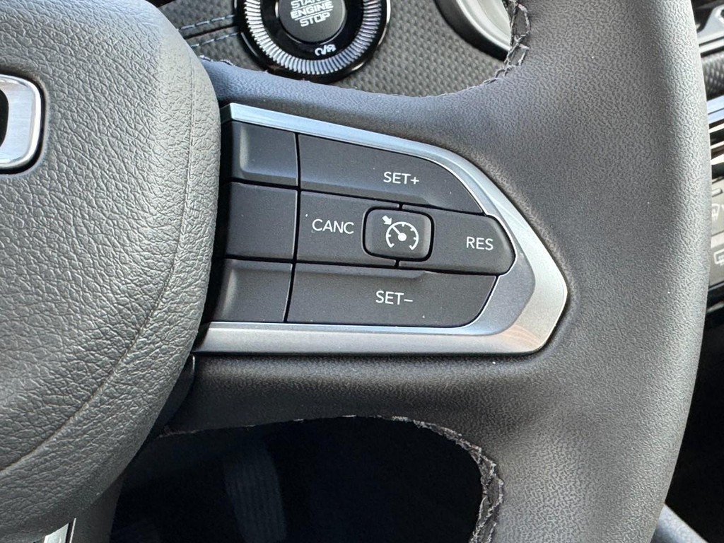 Jeep Compass Vehicle Full-screen Gallery Image 11