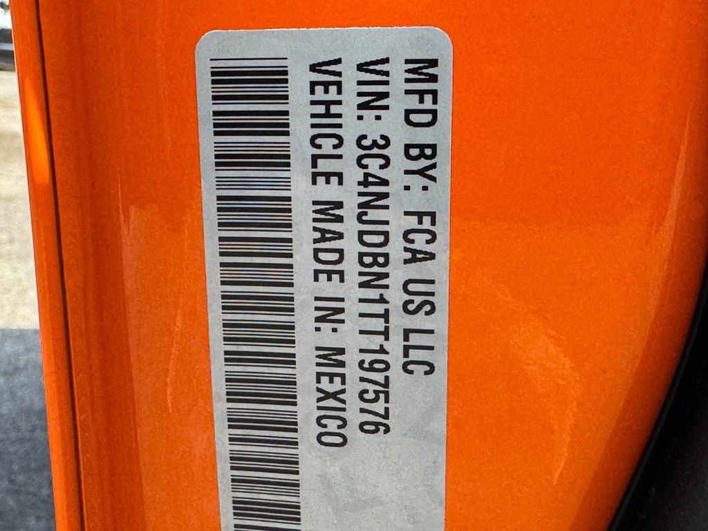 Jeep Compass Vehicle Full-screen Gallery Image 16