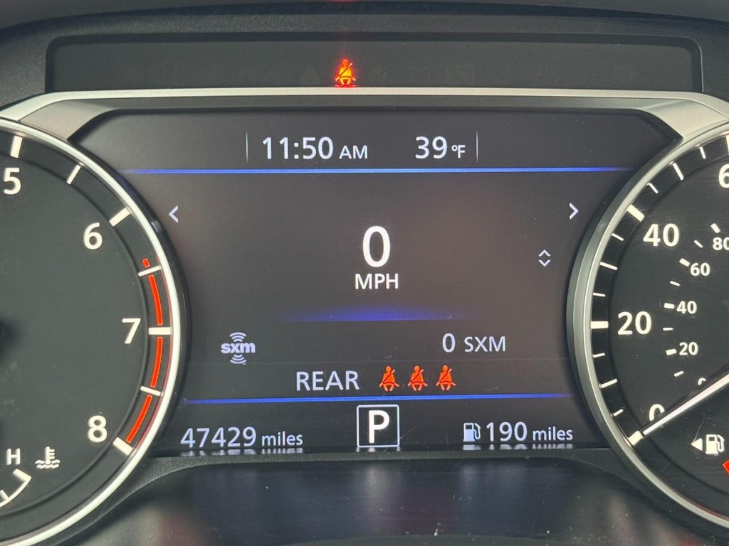 Nissan Altima Vehicle Full-screen Gallery Image 18