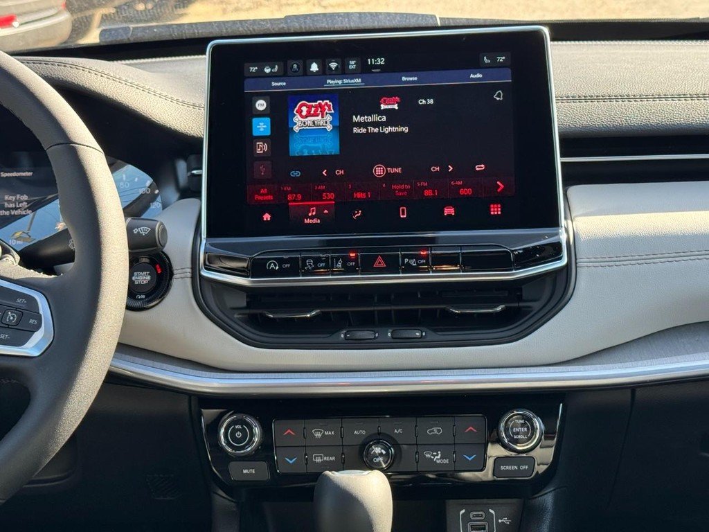 Jeep Compass Vehicle Full-screen Gallery Image 08