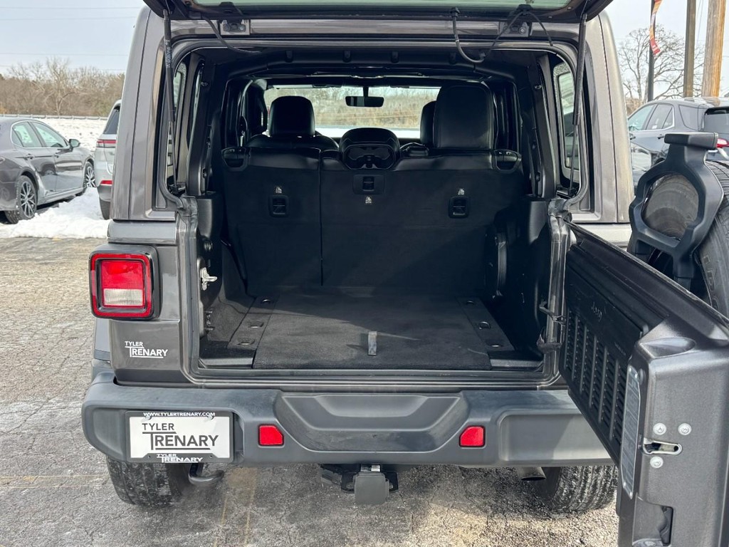 Jeep Wrangler Unlimited Vehicle Full-screen Gallery Image 09