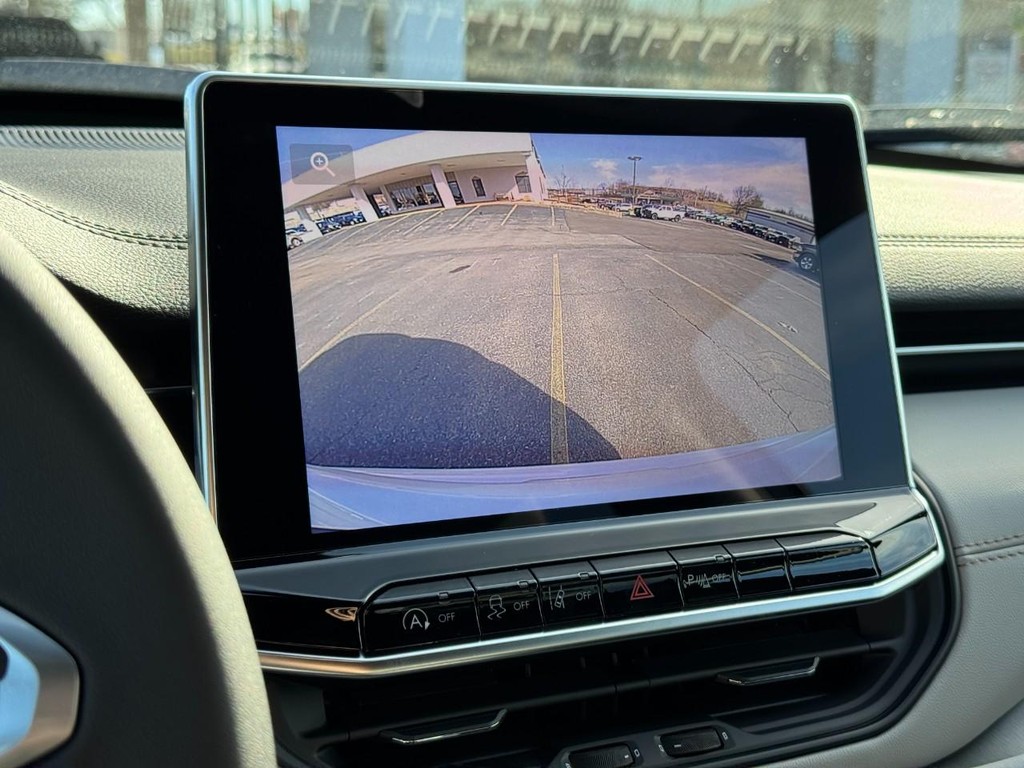 Jeep Compass Vehicle Full-screen Gallery Image 14