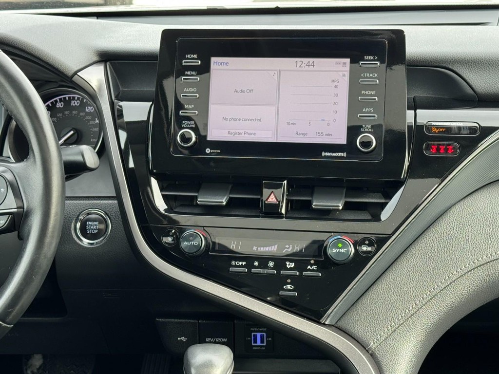 Toyota Camry Vehicle Full-screen Gallery Image 13