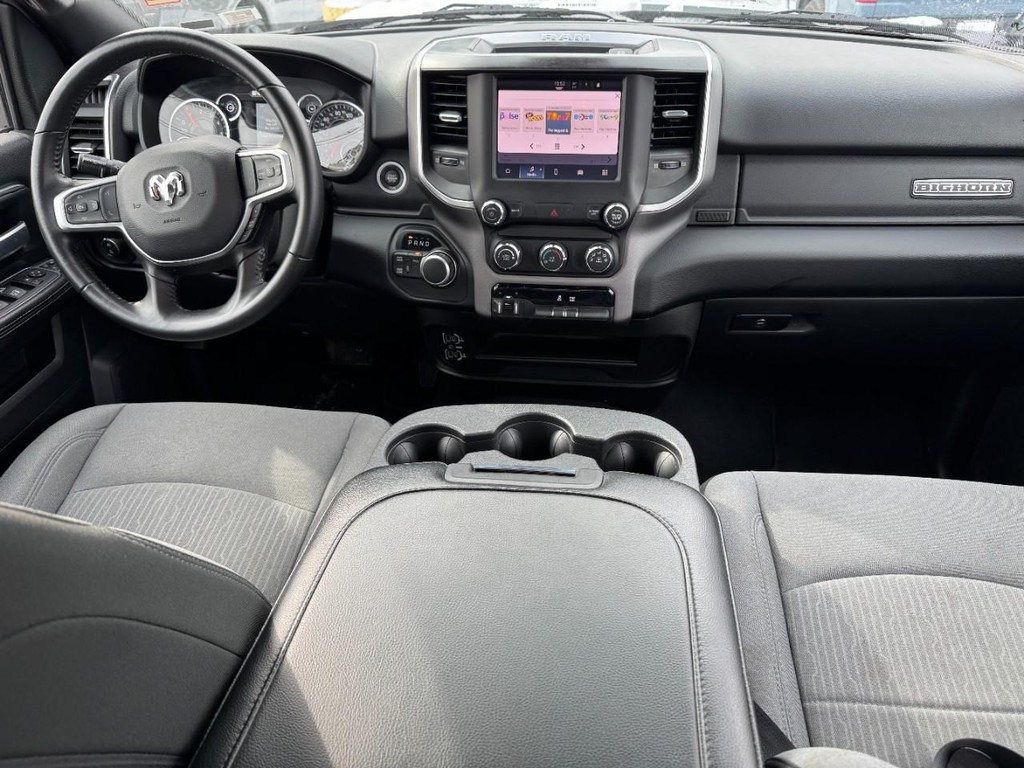 Ram 2500 Vehicle Full-screen Gallery Image 11