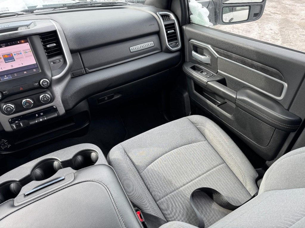 Ram 2500 Vehicle Full-screen Gallery Image 15