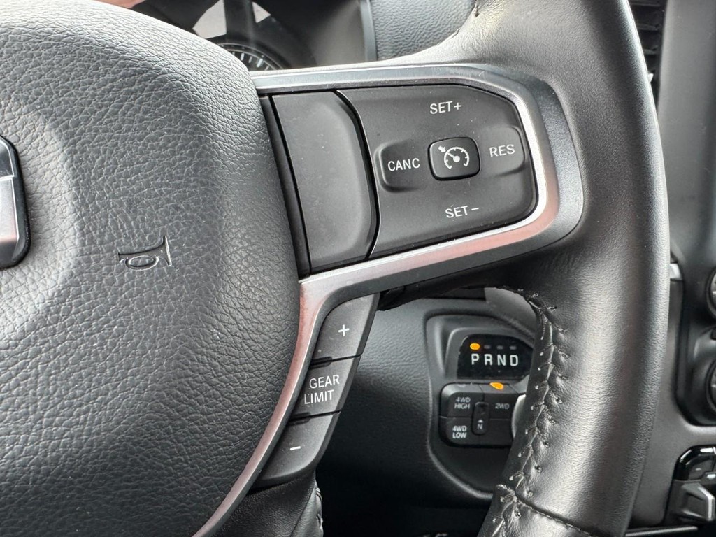 Ram 2500 Vehicle Full-screen Gallery Image 17