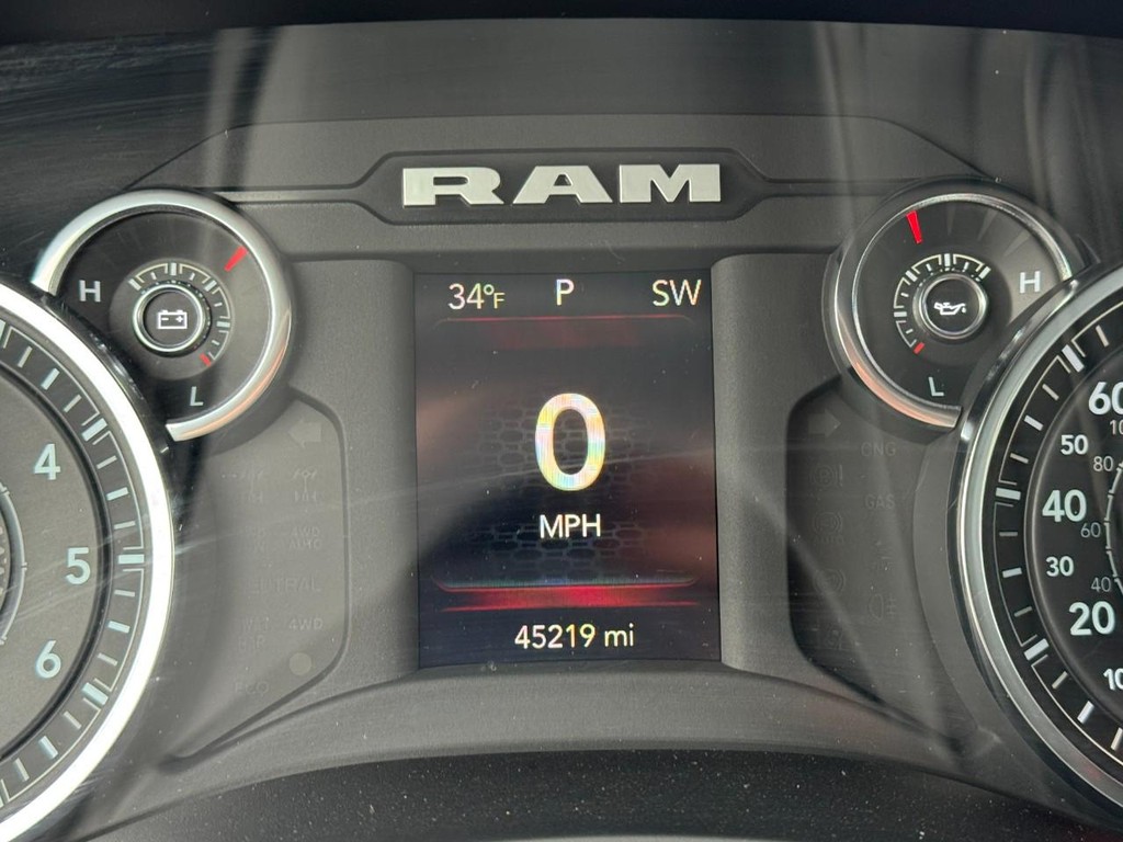 Ram 2500 Vehicle Full-screen Gallery Image 18