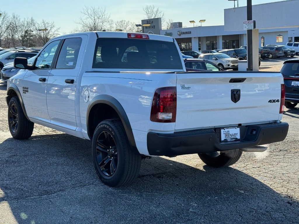 Ram 1500 Classic Vehicle Full-screen Gallery Image 04